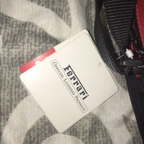 Puma Ferrari Messenger Bag - Picture 3 of 6